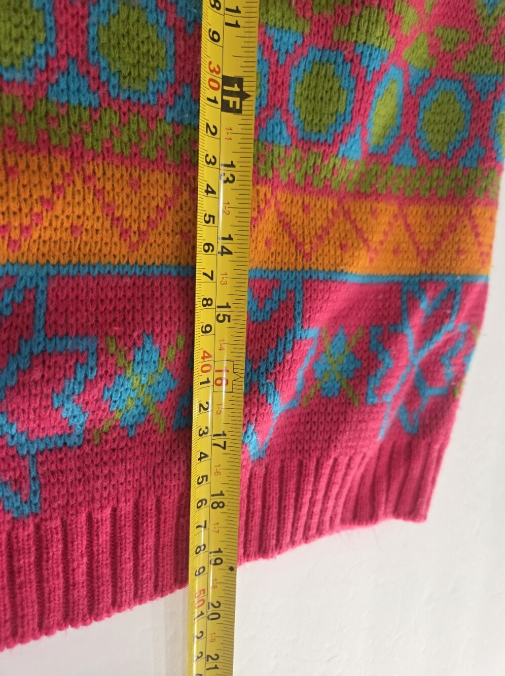 VTG. In Pulse Neon Pink Multicolor Geometric Turtleneck Sweater Sz.L - Picture 7 of 9